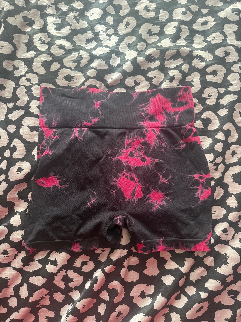 High-Waist Black & Hot Pink Tie-Dye Women’s Active Shorts